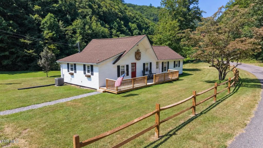 812 Branch Road, Laurel Bloomery