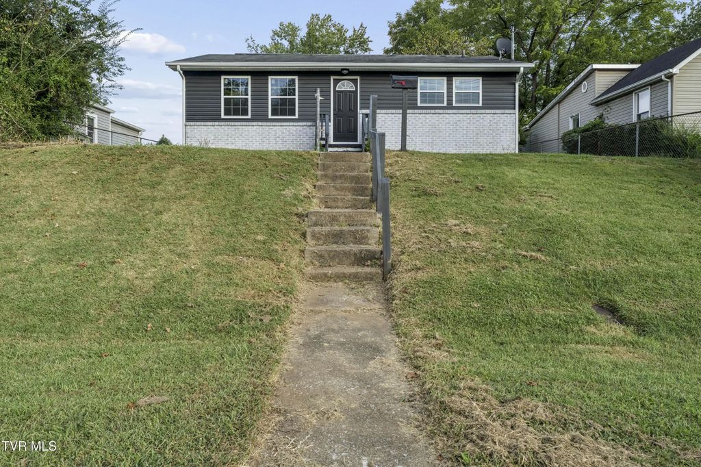 1714 East Fairview Avenue, Johnson City