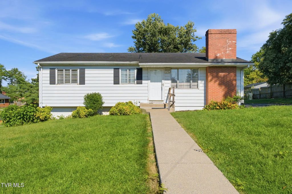 455 Robin Circle, Bristol