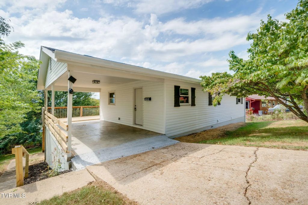546 Bays View Court, Kingsport