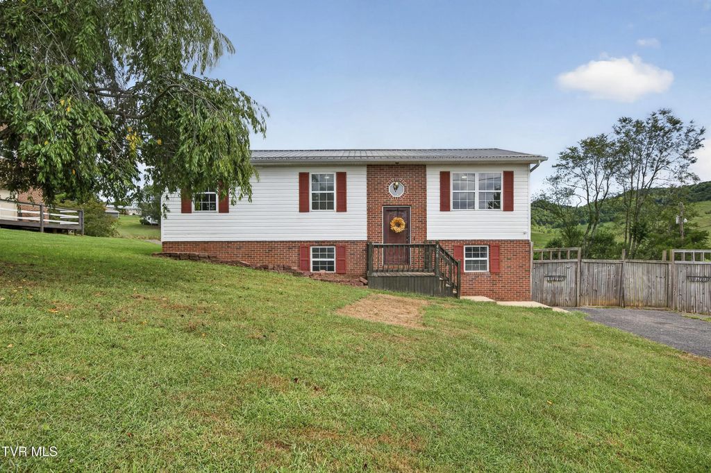 428 Clairmont Circle, Castlewood