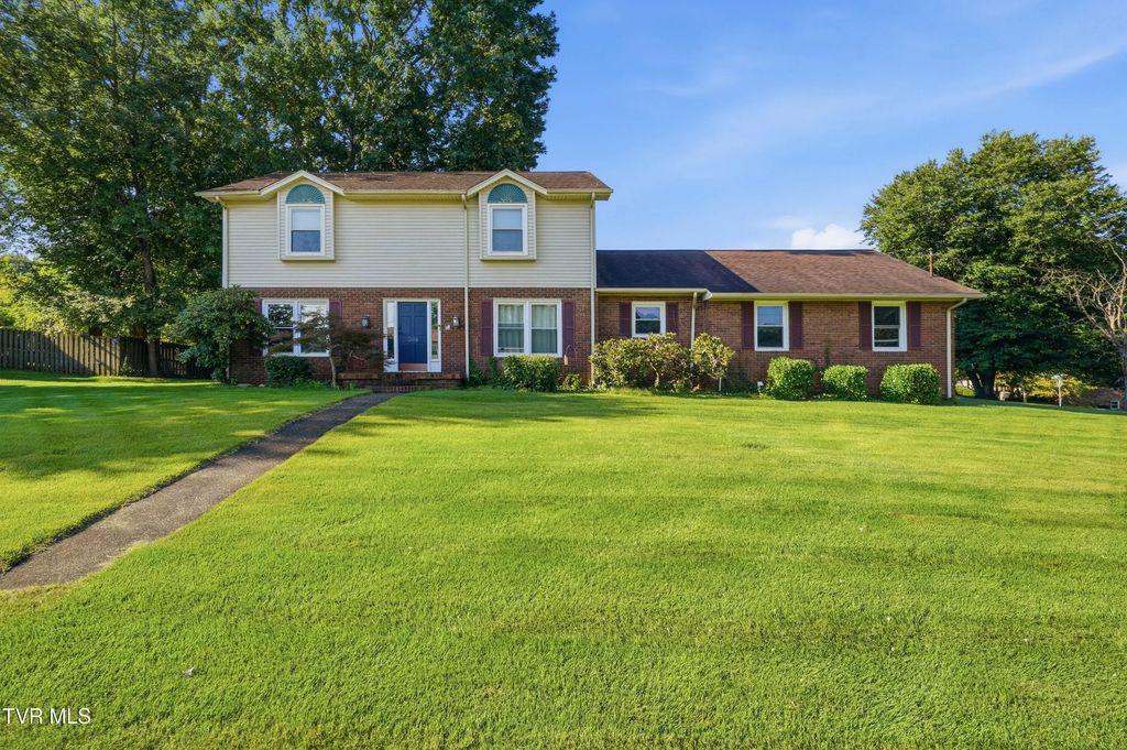 208 Coralwood Drive, Kingsport