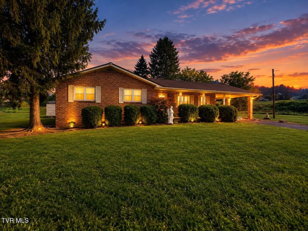 110 Miller Hollow Road, Roan Mountain