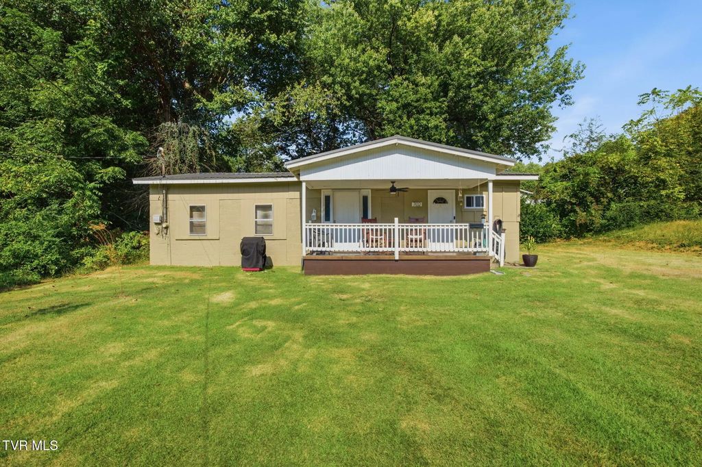 702 University Parkway, Johnson City