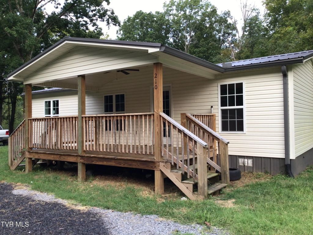 210 Buckboard Road, Greeneville