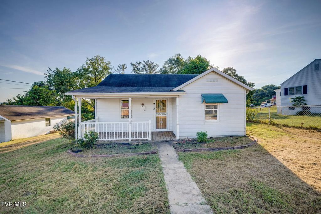 213 Hill Avenue, Surgoinsville