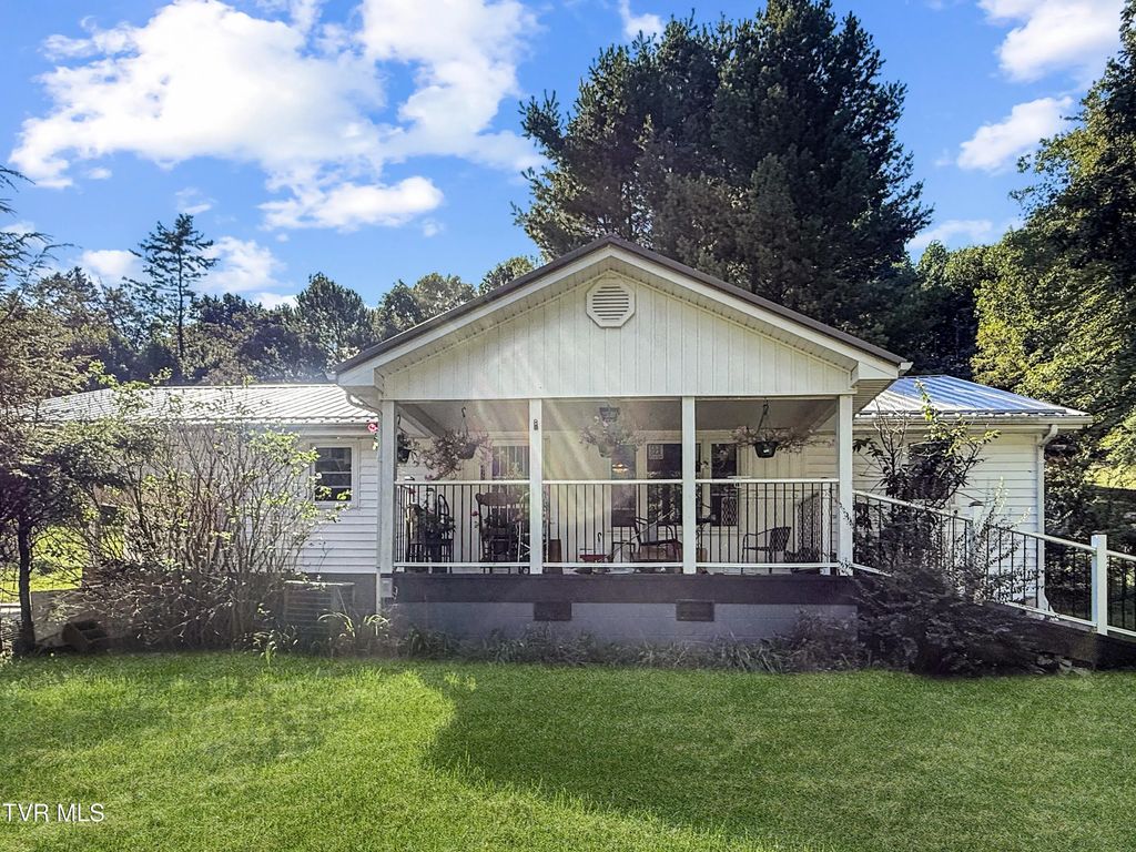 426 Shoun Street, Mountain City