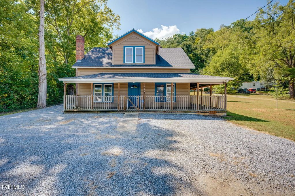 1704 State Line Road, Elizabethton