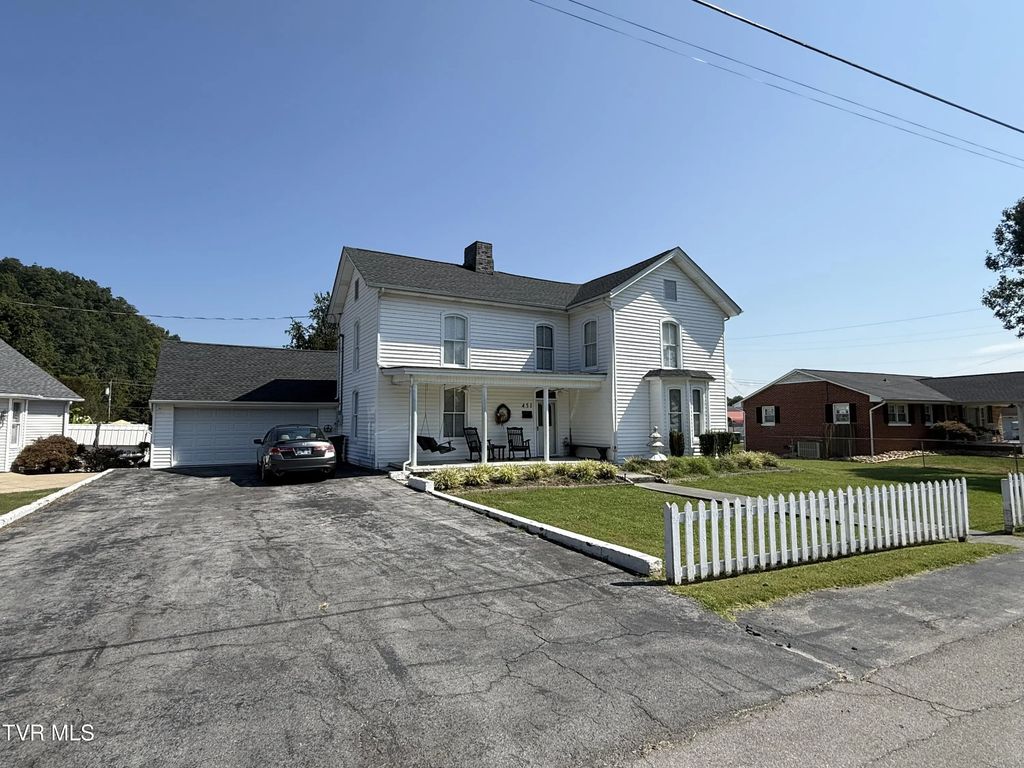 451 Race Street, Elizabethton