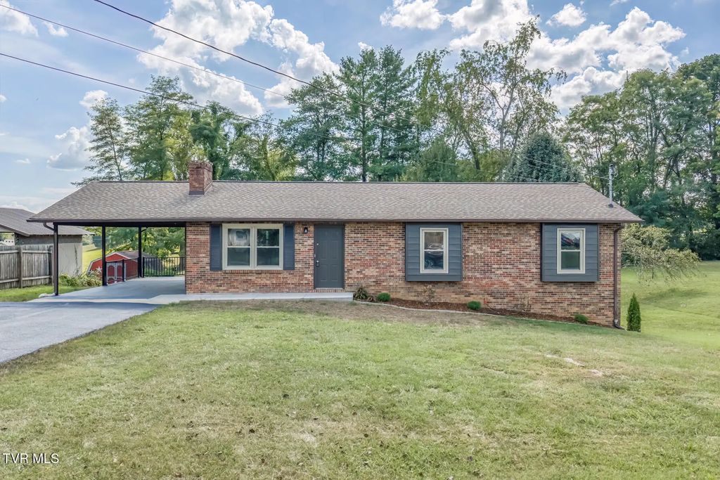 301 Piney Avenue, Piney Flats