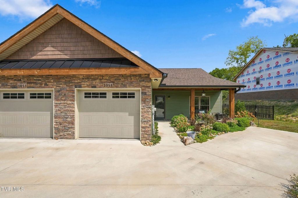 1055 Traders Walk, Johnson City