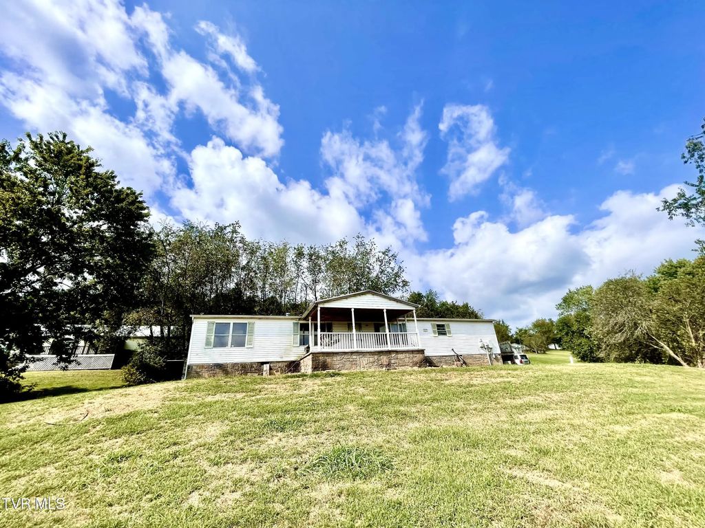 14143 Wallace Pike, Bristol