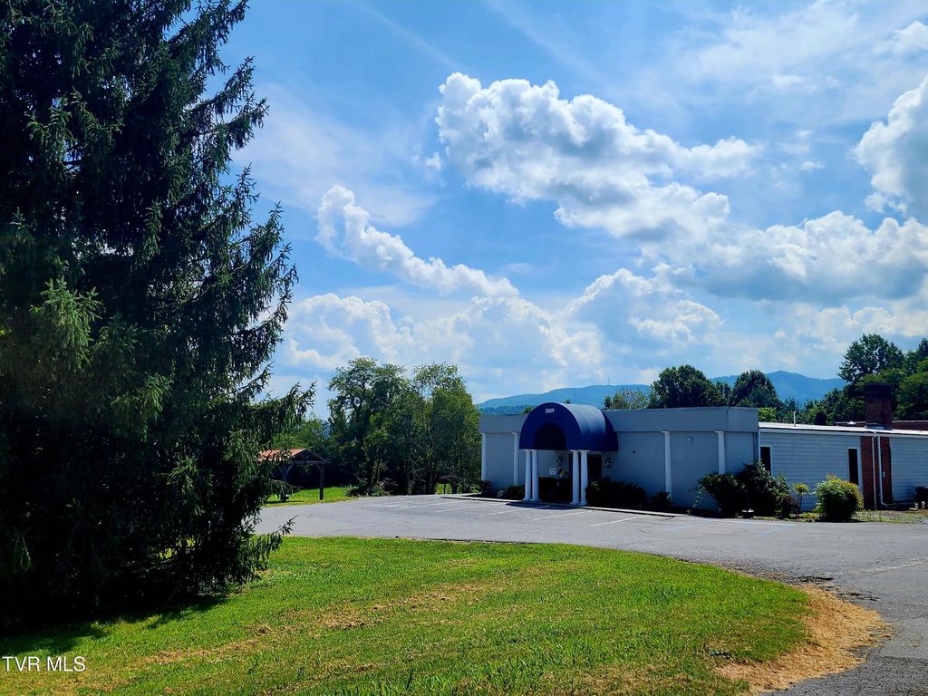 2809 West Walnut Street, Johnson City
