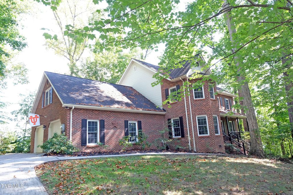 360 Cain Drive, Blountville