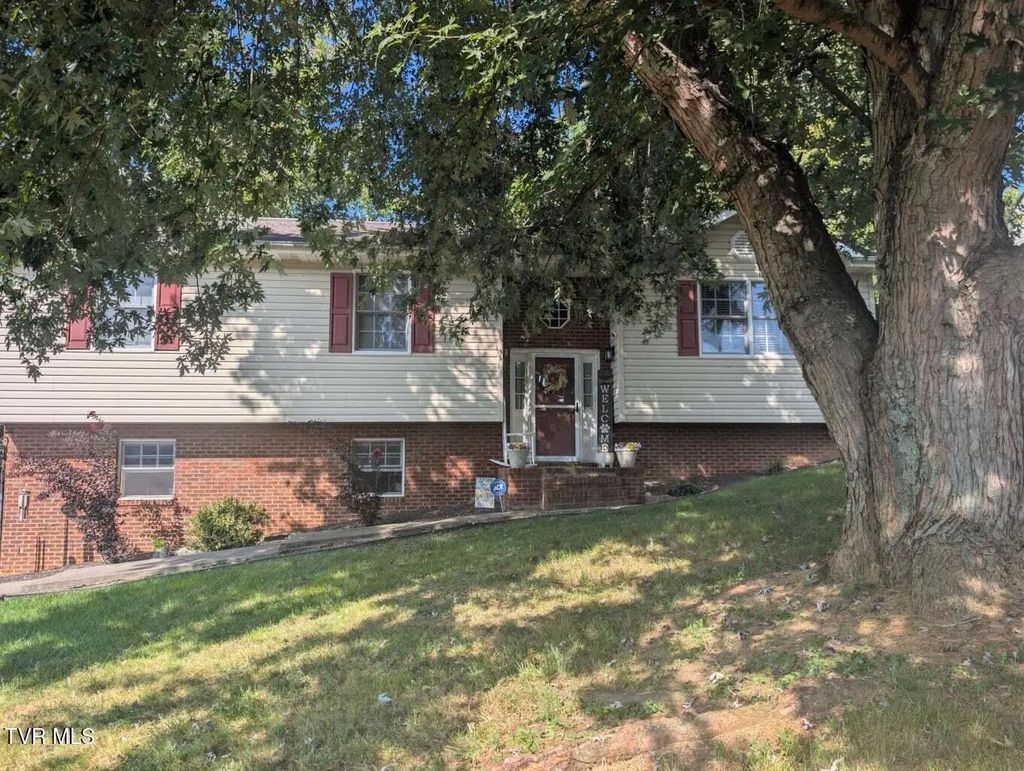 128 Ashley Drive, Mount Carmel