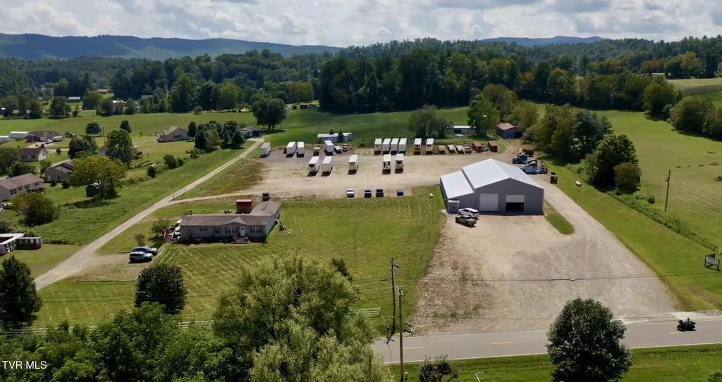 2481 Highway 421, Mountain City
