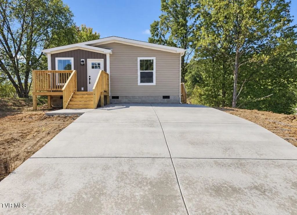 400 Highland Meadows Drive, Blountville