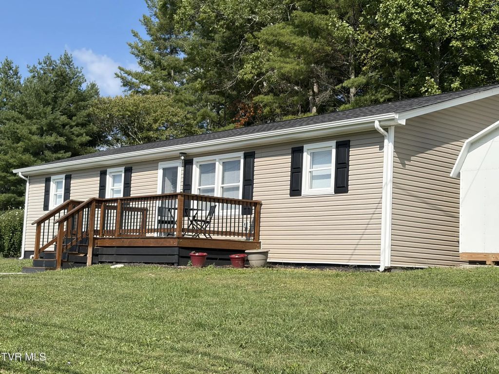 2808 Highway 67, Mountain City