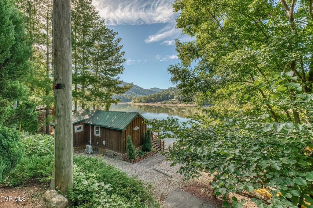 2905 Draft Road, Butler