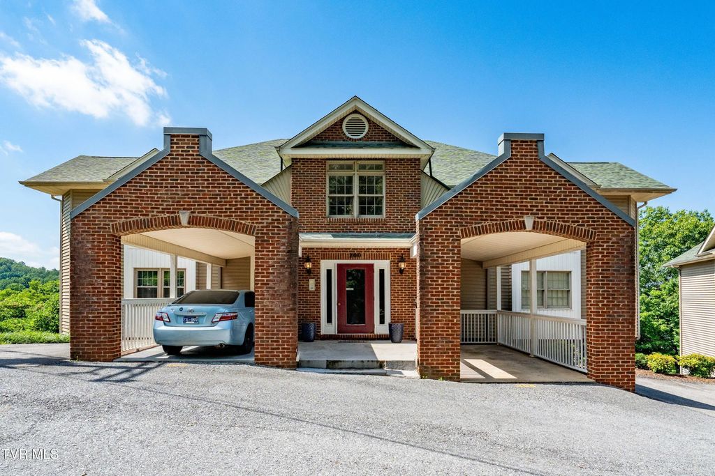 100 Gables Place 206, Kingsport