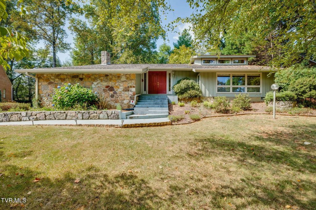 1901 Sherwood Drive, Johnson City
