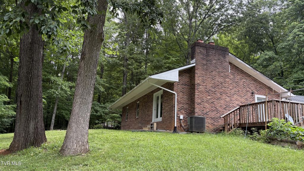 317 Bill Bennett Road, Johnson City
