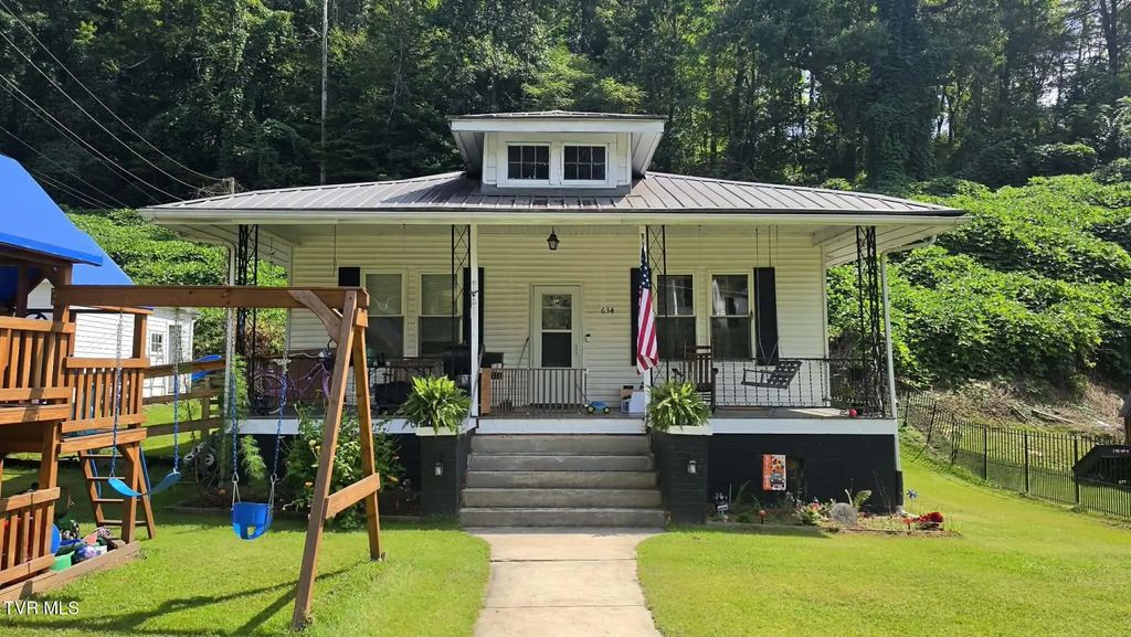 634 Northeast Meadow Street, Coeburn