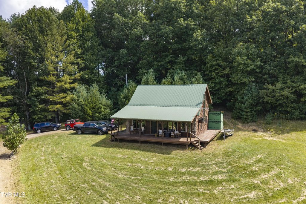 899 Avery Branch Road, Mountain City
