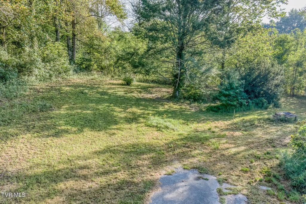 106 Infinity Drive, Elizabethton