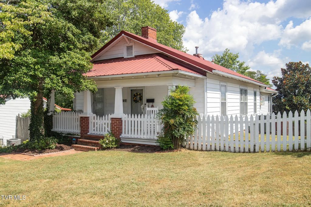 107 Peachtree Street, Johnson City