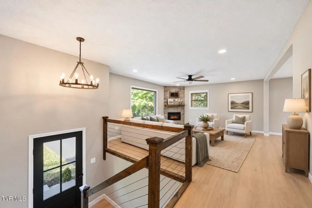131 Anderson Road, Johnson City