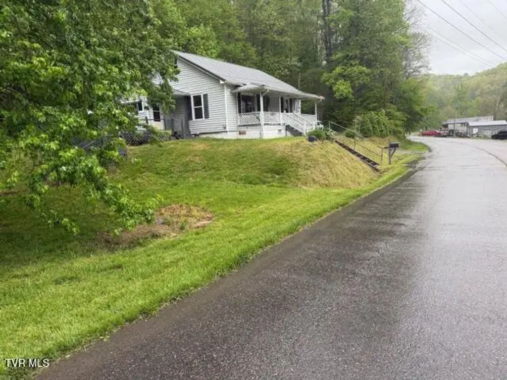 5823 Guest River Road, Norton