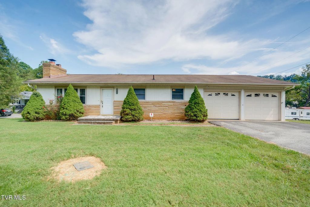1284 Bristol Highway, Elizabethton