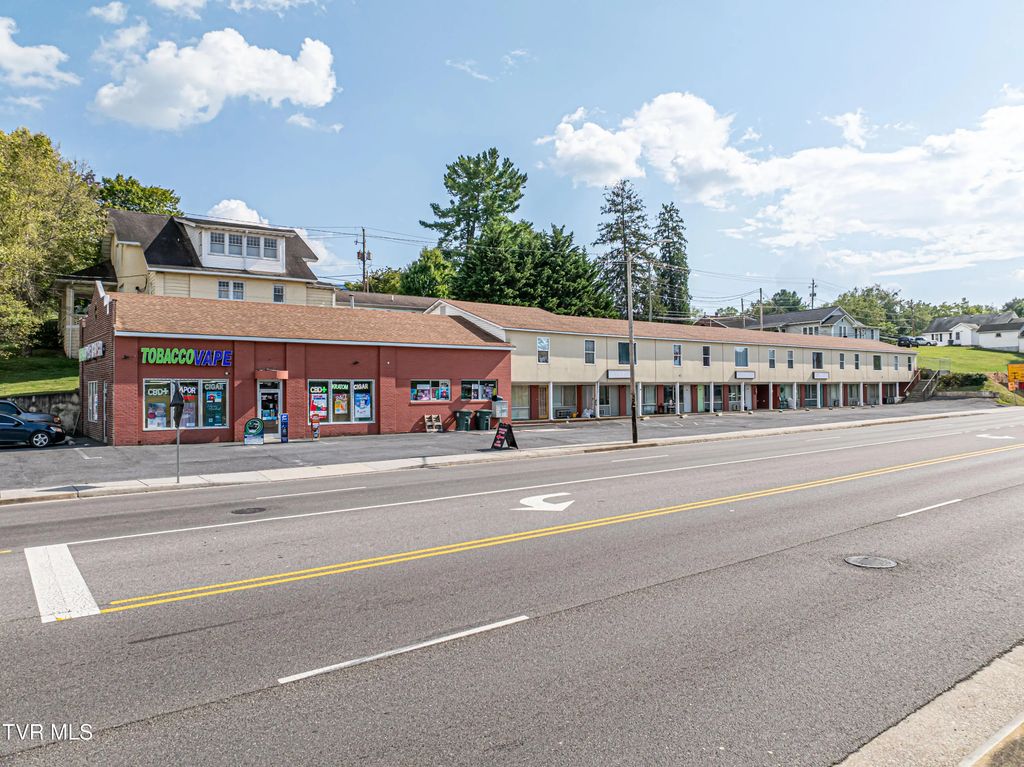 804 West Main Street, Abingdon