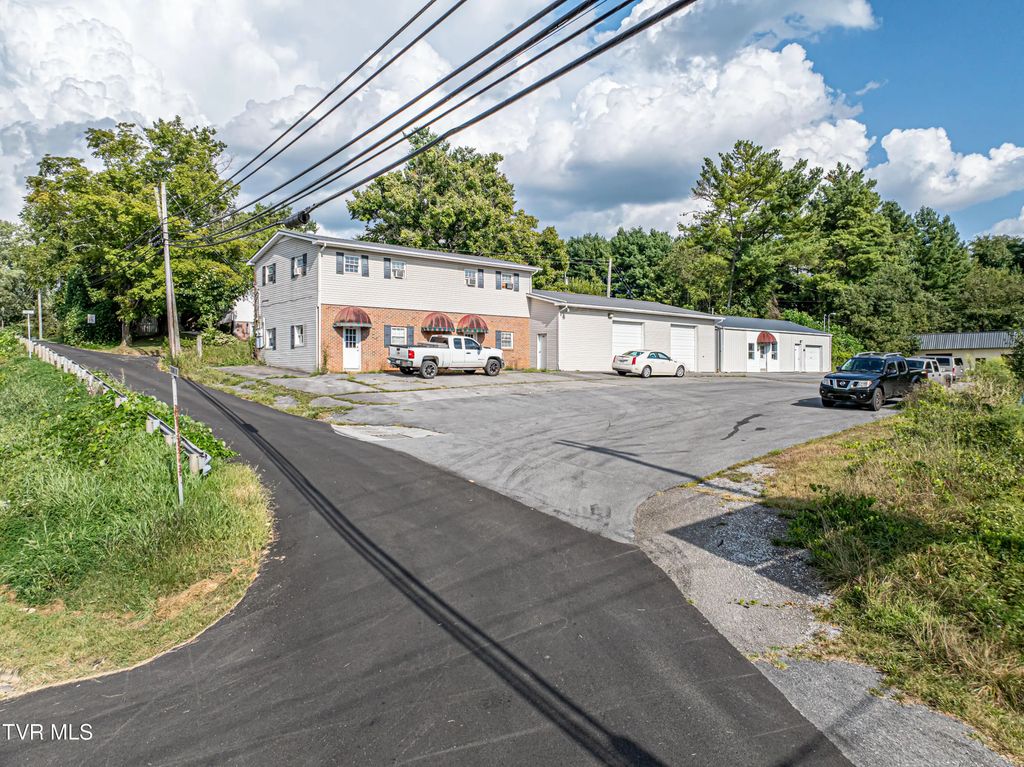 960 West Main Street, Abingdon