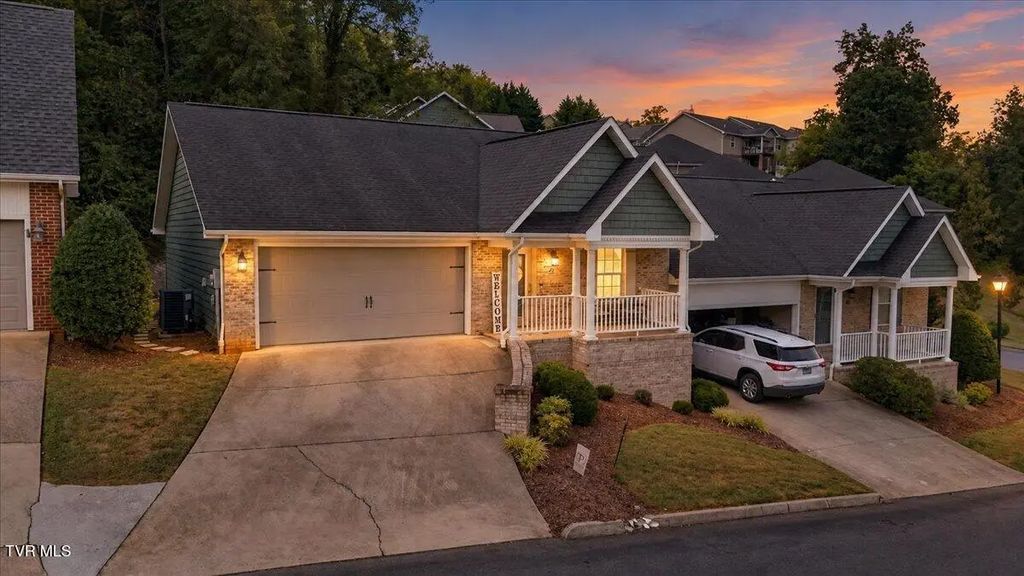 22 Hiddenbrook Lane 22, Gray