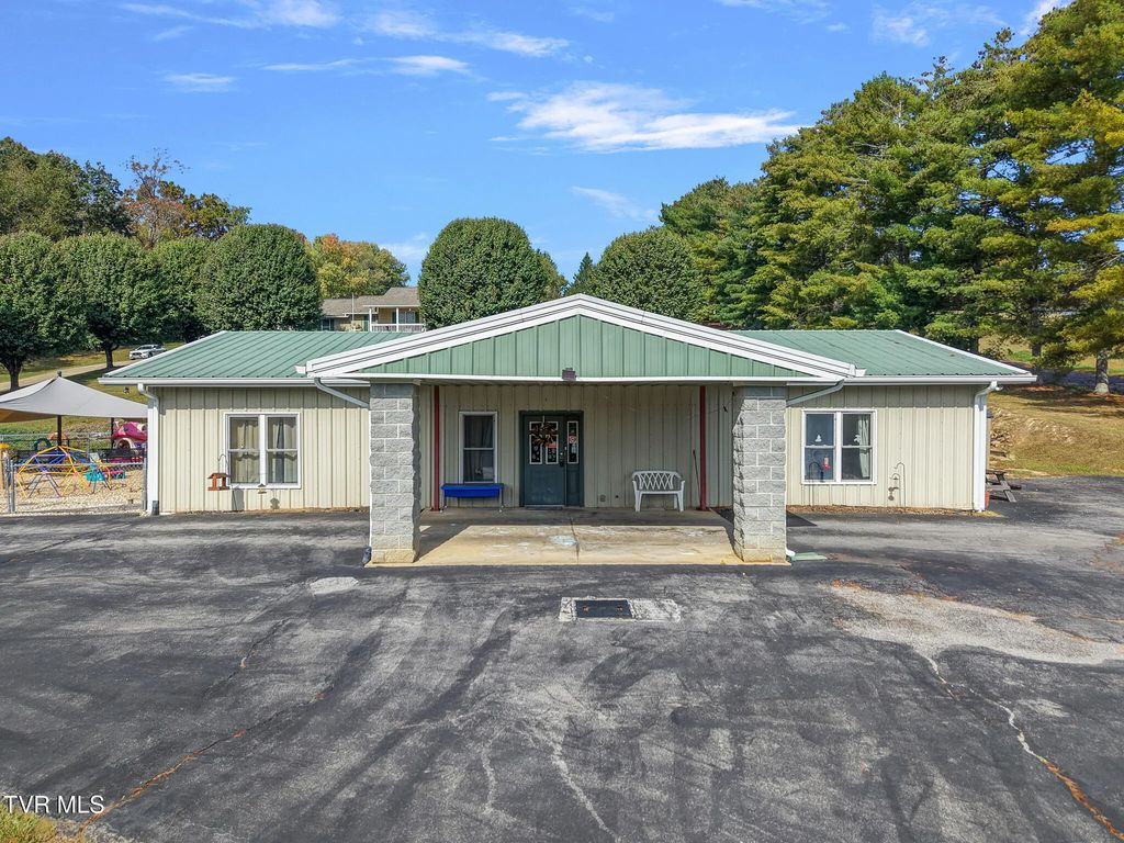 208 Majestic Circle, Greeneville