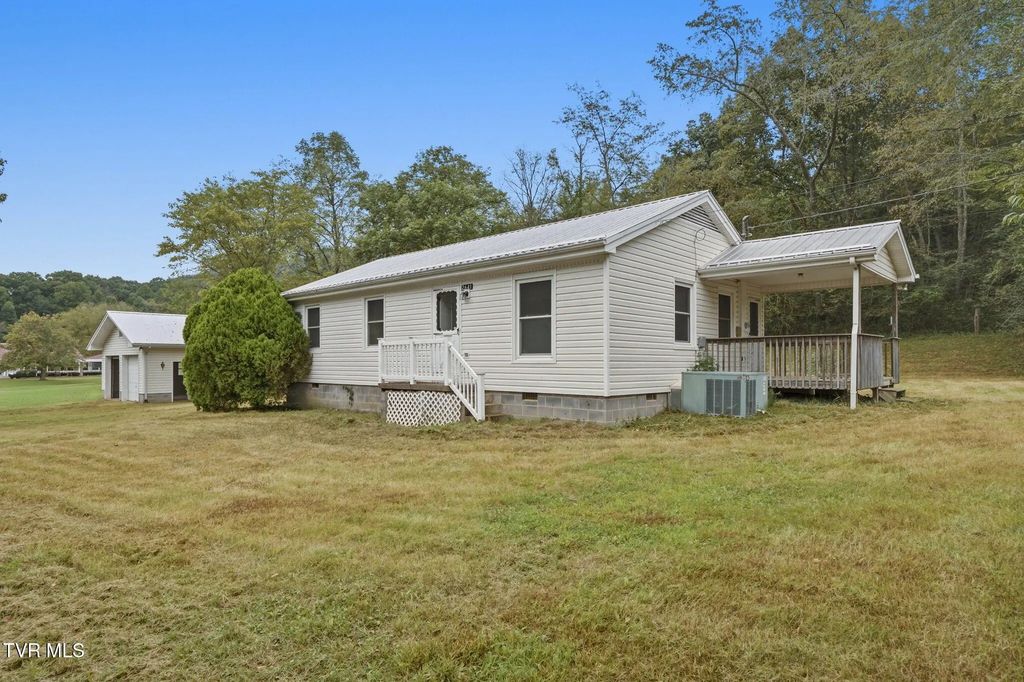 2641 Ap Carter Highway, Hiltons