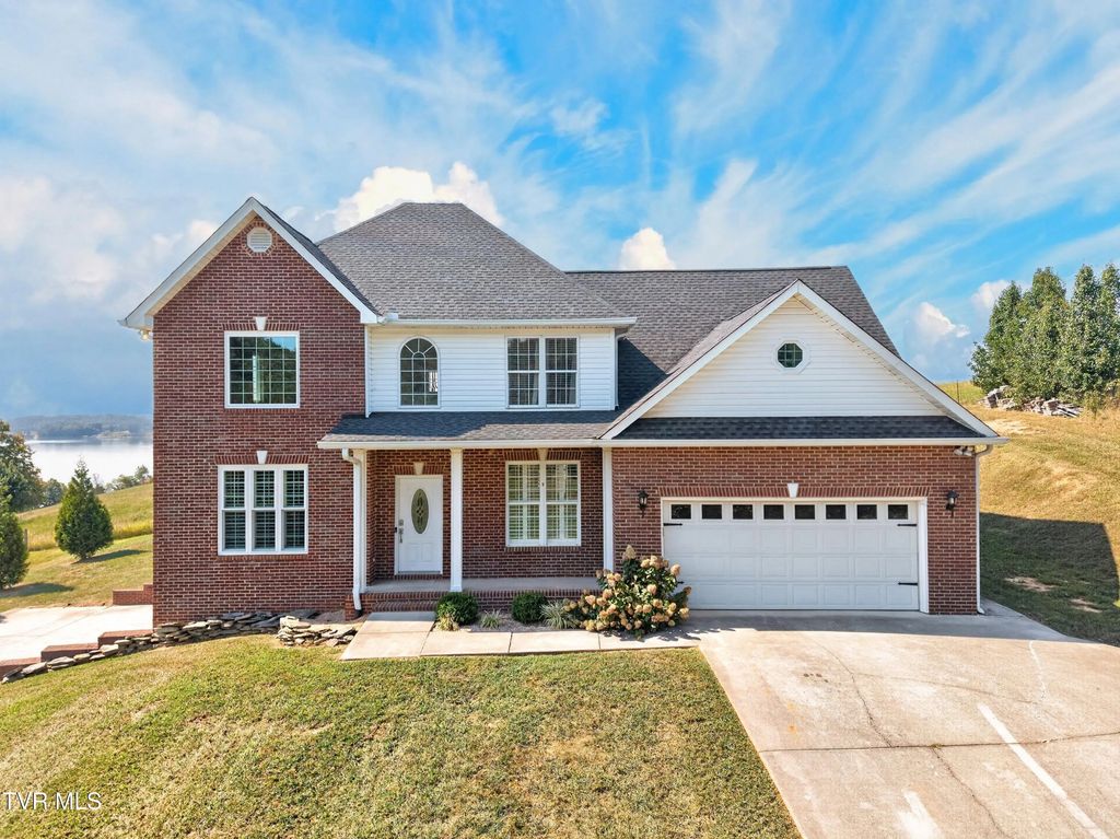 3026 Waters Edge Drive, Morristown