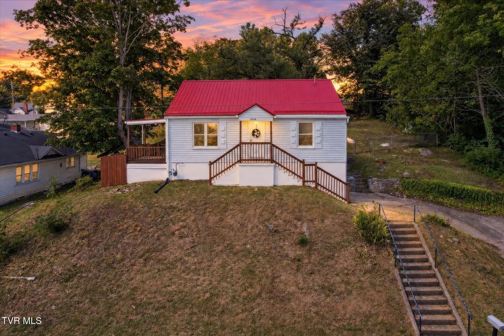 2628 Fort Henry Drive, Kingsport