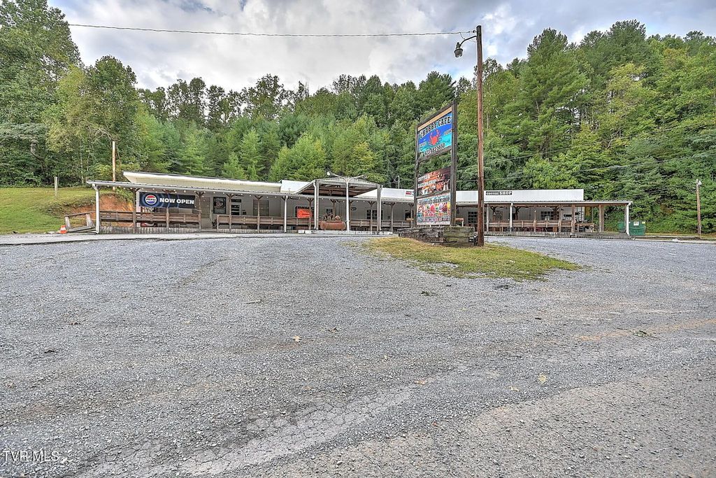 3266 Highway 321, Hampton