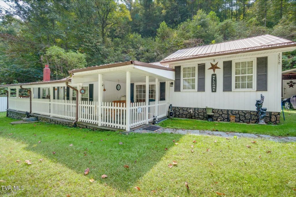 2850 Ely Pucketts Creek Road, Pennington Gap