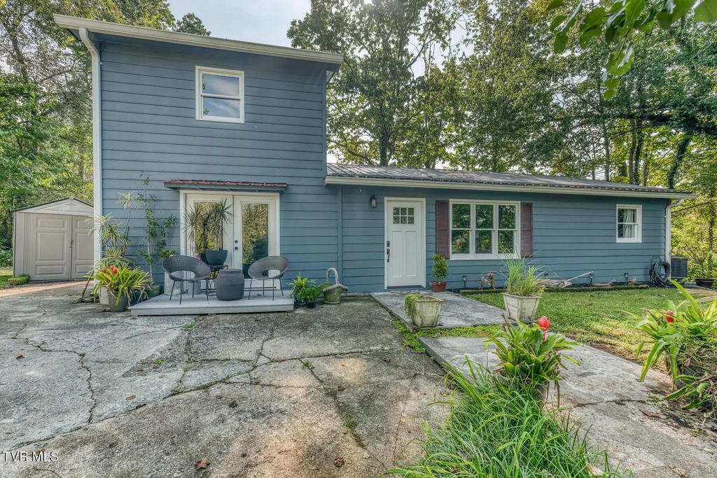 243 Emmett Way, Bristol