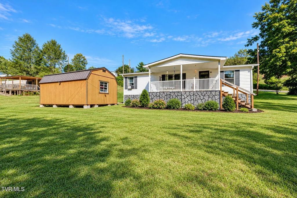 571 Call Valley Road, Swords Creek