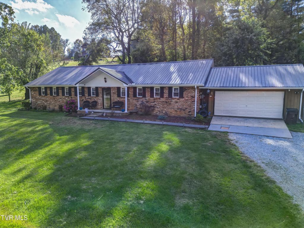 1262 White Top Road, Bluff City