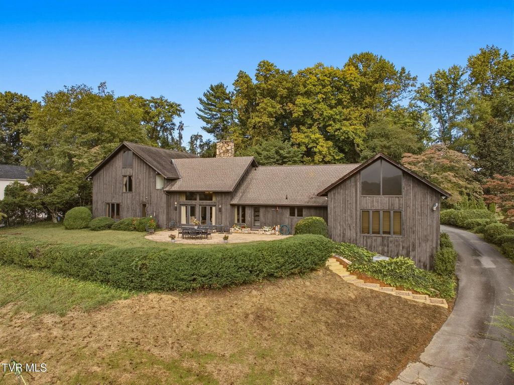 703 N Mountain View Circle, Johnson City