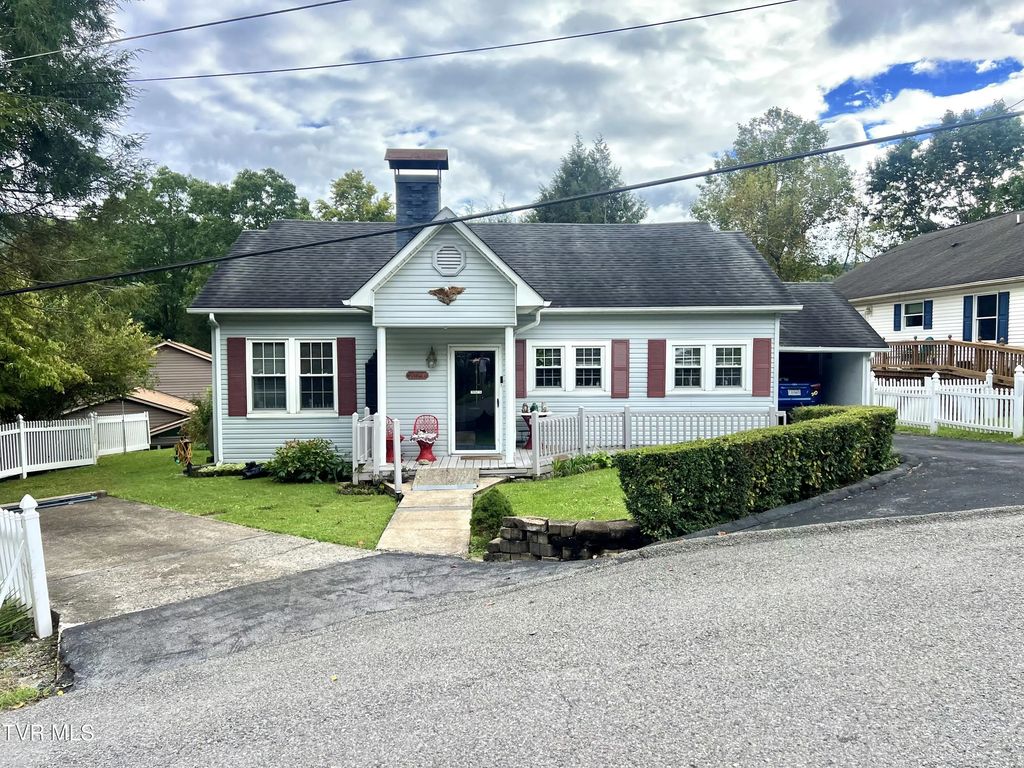 1023 Northwest Ridge Avenue, Norton