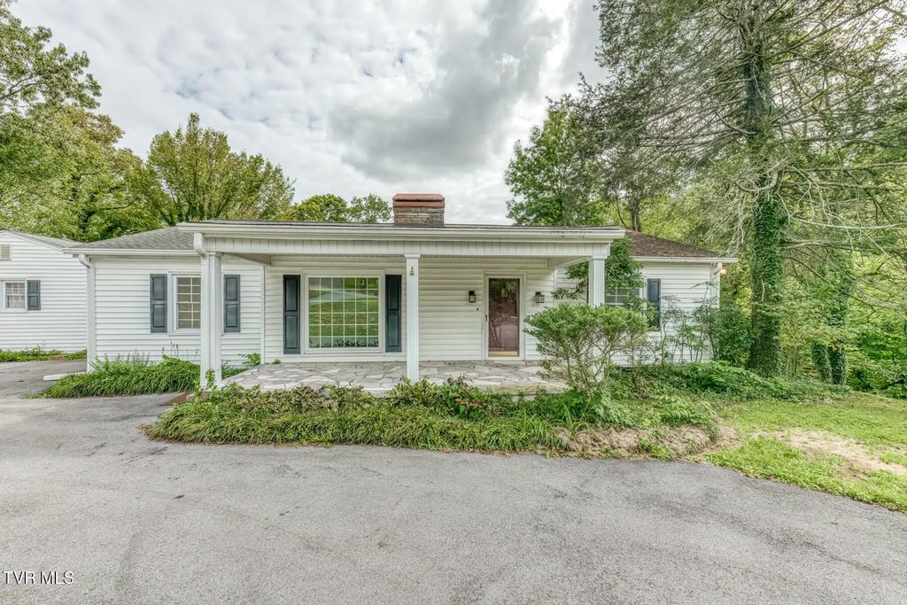 100 Sky Trail Circle, Bristol Property Listing: MLS® #10001460