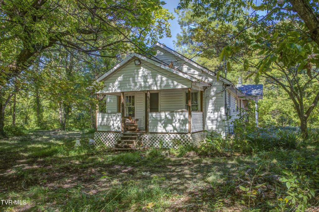 205 Valley Pike Road, Bristol