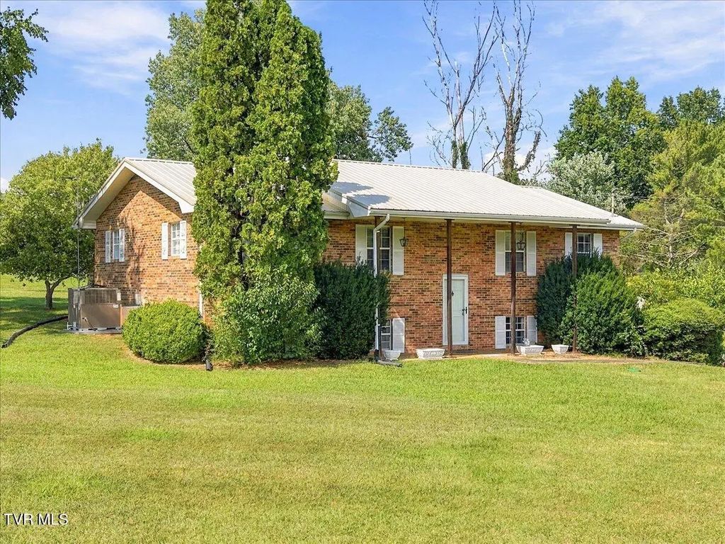 3220 Newport Highway, Greeneville